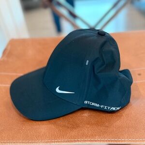 NWOT Nike Storm-Fit ADV M/L hat